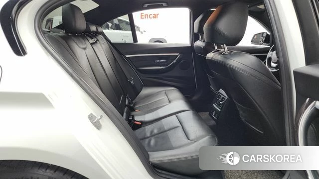 BMW 3 Series (F30) 2018 Белый из Кореи, фото 2
