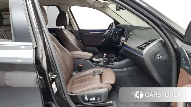 BMW X3 (G01) 2022 Серый из Кореи, фото 2