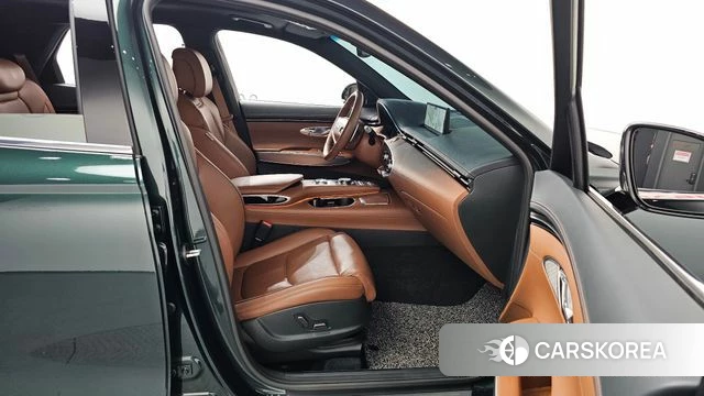 Genesis GV70 2022 Темно-зеленый из Кореи, фото 2