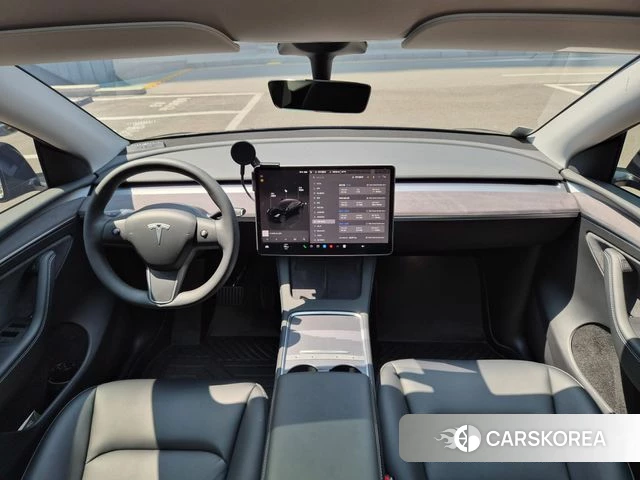 Tesla Model Y 2023 Черный из Кореи, фото 2