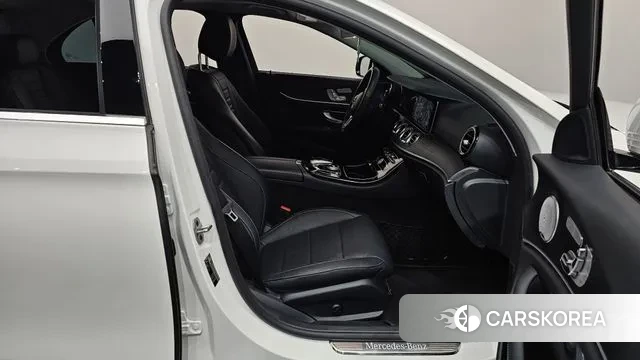 Mercedes-Benz E-Class W213 2020 Белый из Кореи, фото 2