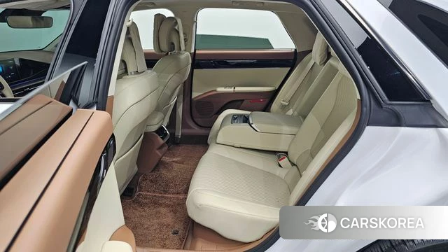 Hyundai Grandeur Hybrid (GN7) 2023 Белый из Кореи, фото 2