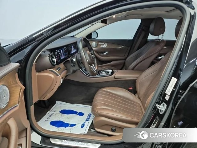 Mercedes-Benz E-Class W213 2018 Черный из Кореи, фото 2