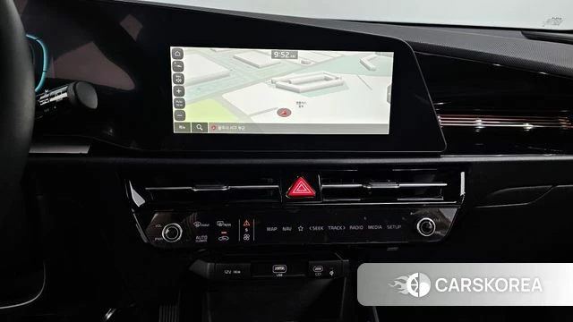 Kia Di Ol Nu Niro 2023 Белый из Кореи, фото 2