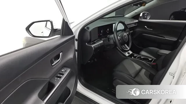 Hyundai Kona (SX2) 2023 Белый из Кореи, фото 2