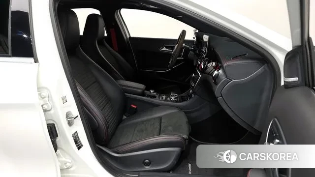 Mercedes-Benz GLA-Class X156 2019 Белый из Кореи, фото 2