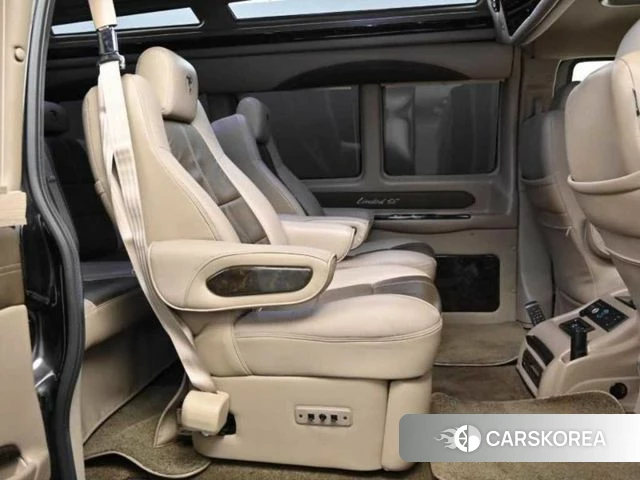 Chevrolet Express Van 2018 Черный из Кореи, фото 2