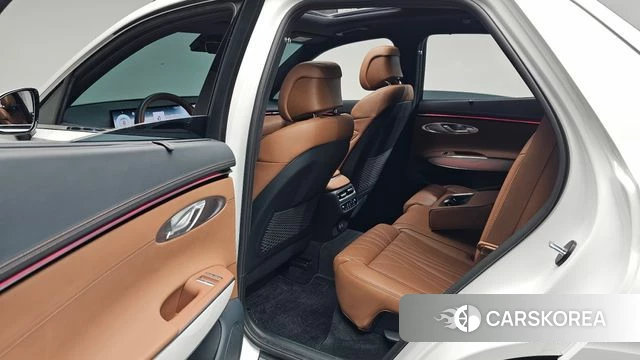 Genesis GV70 2025 Белый из Кореи, фото 2