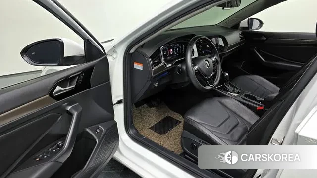 Volkswagen 7th Generation of Jetta 2021 Белый из Кореи, фото 2