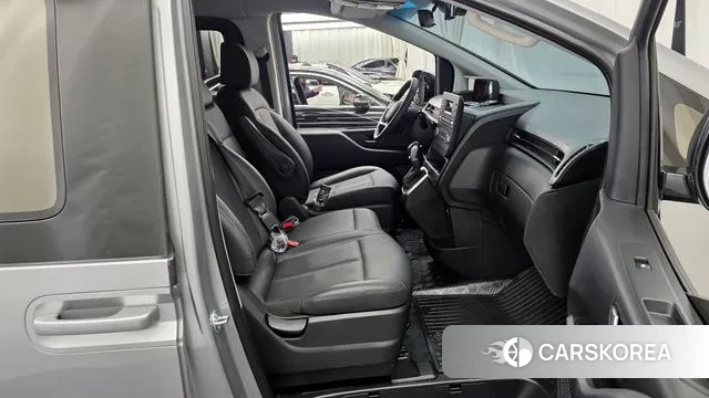 Hyundai Staria 2025 Серебряный из Кореи, фото 2