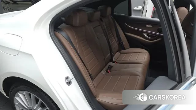 Mercedes-Benz E-Class W213 2020 Белый из Кореи, фото 2