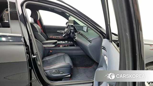 Genesis GV70 2022 Черный из Кореи, фото 2