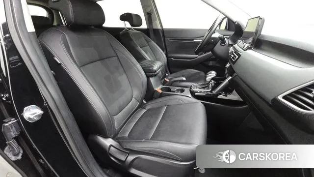 Kia Seltos 2022 Черный из Кореи, фото 2