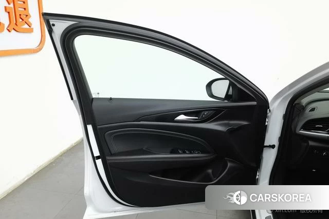 Buick Regal 2025 Белый из Китая, фото 2