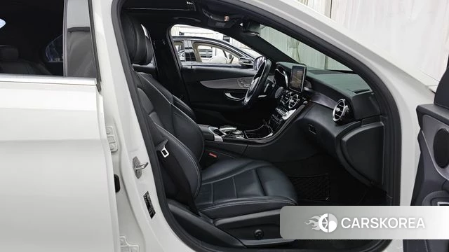 Mercedes-Benz C-Class W205 2018 Белый из Кореи, фото 2