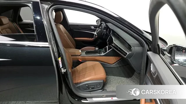 Audi A6 (C8) 2023 Черный из Кореи, фото 2