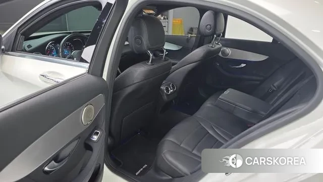 Mercedes-Benz C-Class W205 2021 Белый из Кореи, фото 2