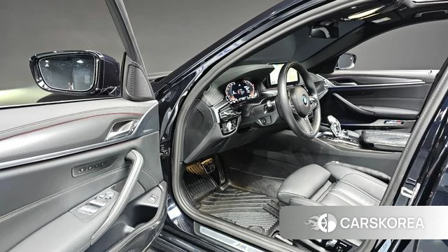 BMW 5 Series (G30) 2023 Синий из Кореи, фото 2