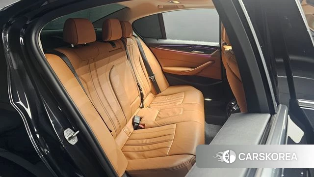 BMW 5 Series (G30) 2021 Черный из Кореи, фото 2