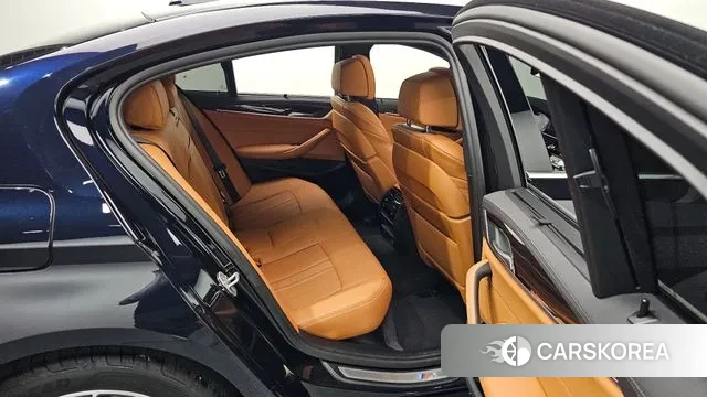 BMW 5 Series (G30) 2022 Черный из Кореи, фото 2