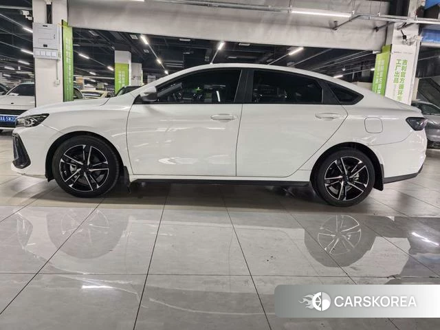 Geely Automobile Binrui 2022 Белый из Китая, фото 2