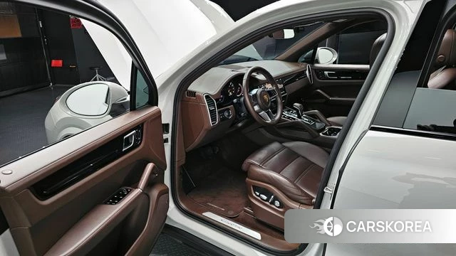 Porsche Cayenne (PO536) 2021 Жемчужный цвет из Кореи, фото 2