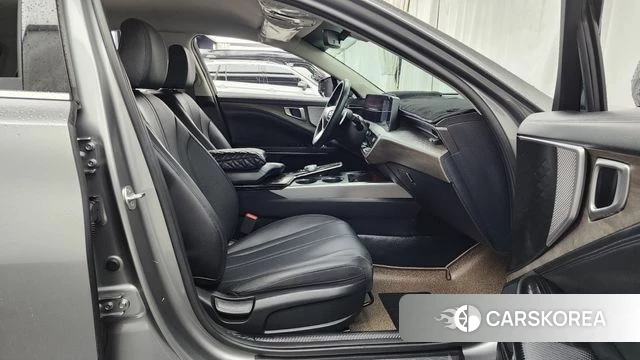 Kia K8 2023 Серебристо-серый из Кореи, фото 2