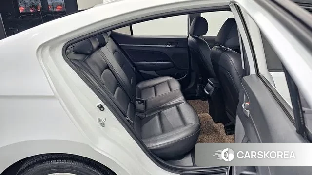 Hyundai Avante AD 2018 Белый из Кореи, фото 2