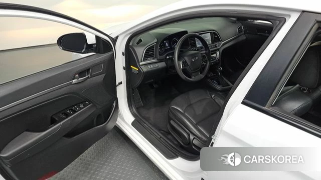 Hyundai Avante AD 2018 Белый из Кореи, фото 2