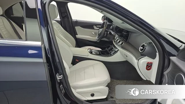 Mercedes-Benz E-Class W213 2022 Синий из Кореи, фото 2