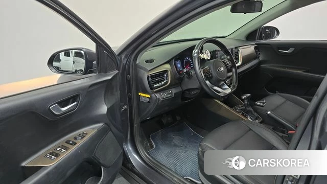 Kia Stonic 2018 Серый из Кореи, фото 2