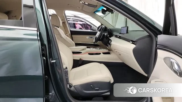 Genesis GV70 2021 Темно-зеленый из Кореи, фото 2