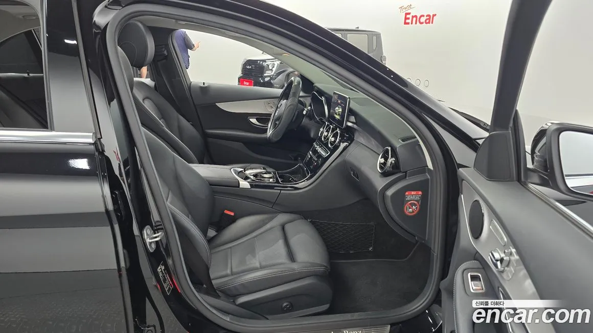 Mercedes-Benz C-Class W205 2018 Черный из Кореи, фото 2