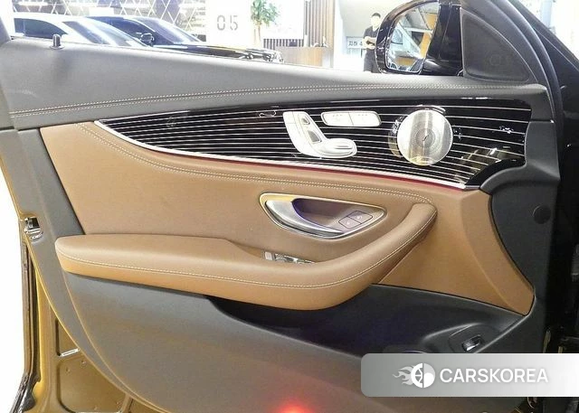 Mercedes-Benz E-Class W213 2023 Черный из Кореи, фото 2