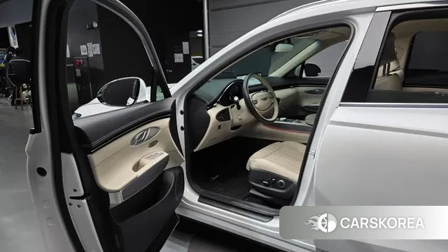 Genesis GV70 2022 Белый из Кореи, фото 2