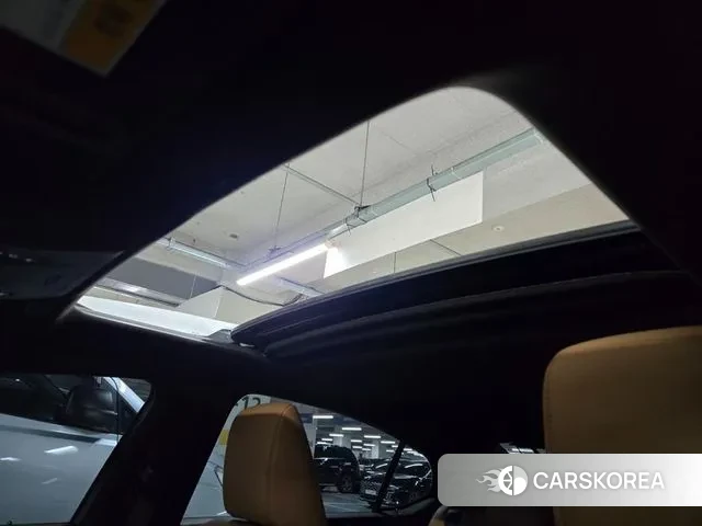 Lexus ES300h 7th generation 2019 Белый из Кореи, фото 2