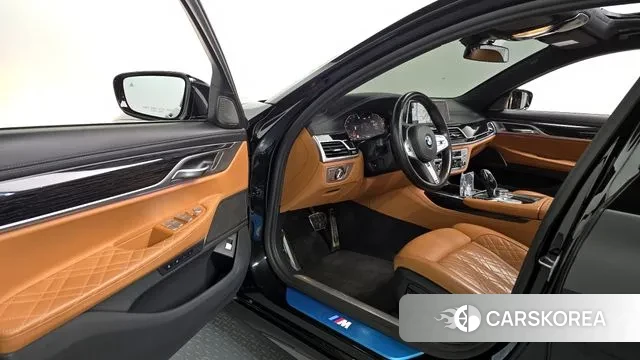 BMW 7 Series (G11) 2021 Черный из Кореи, фото 2