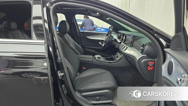 Mercedes-Benz E-Class W213 2019 Черный из Кореи, фото 2