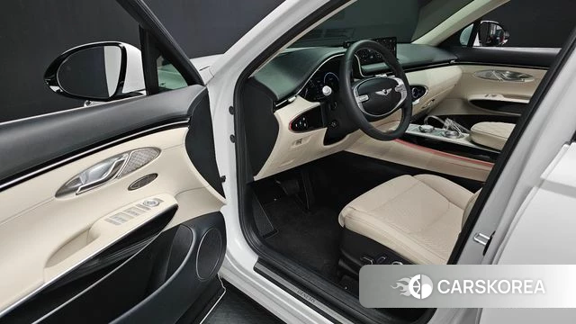 Genesis GV70 2023 Белый из Кореи, фото 2