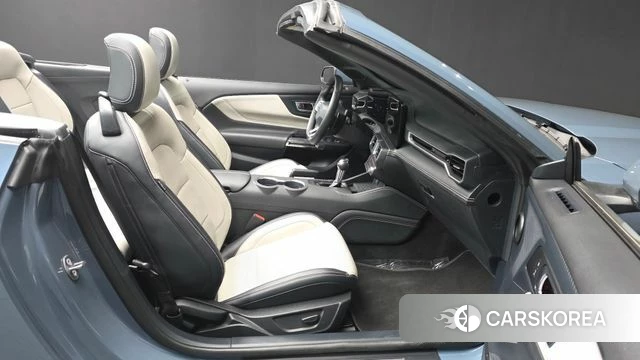 Ford Mustang 7th Generation 2024 Небесно-голубой из Кореи, фото 2