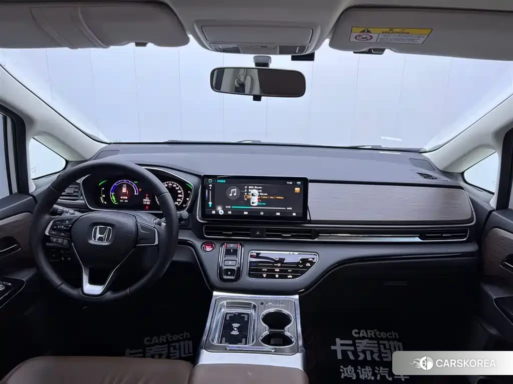 Honda Odyssey 2024 Белый из Китая, фото 2
