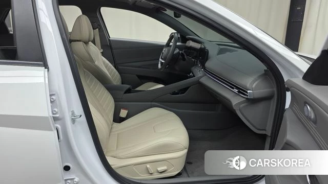 Hyundai The New Avante (CN7) 2024 Белый из Кореи, фото 2