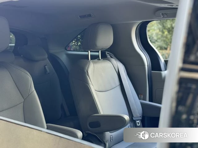 Toyota Saina 2023 Белый из Китая, фото 2