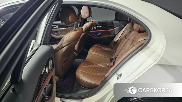 Mercedes-Benz E-Class W213 2021 Белый из Кореи, фото 2