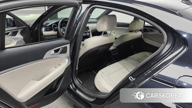 Genesis The New G70 2023 Черный из Кореи, фото 2