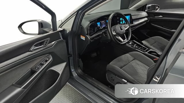 Volkswagen Golf 8th Generation 2022 Серый из Кореи, фото 2