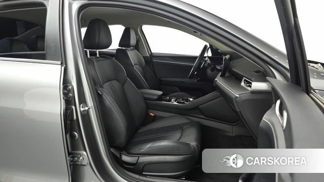 Kia K5 3rd generation 2022 Серебристо-серый из Кореи, фото 2