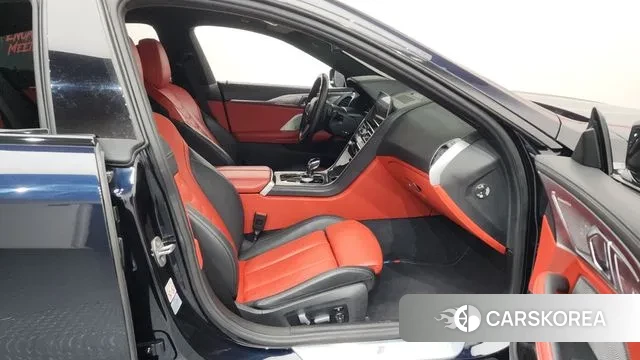 BMW 8 Series (G15) 2022 Черный из Кореи, фото 2