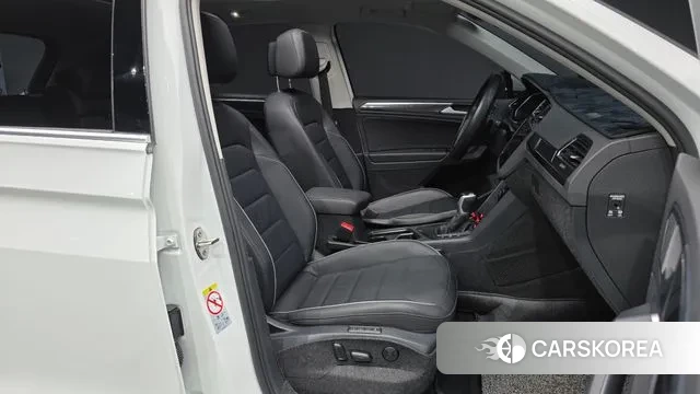 Volkswagen Tiguan second Generation 2022 Белый из Кореи, фото 2