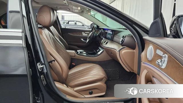 Mercedes-Benz E-Class W213 2020 Черный из Кореи, фото 2